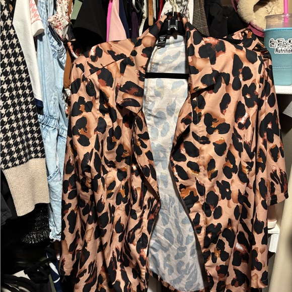 Leopard Print Jacket and Short Set - Picture 3 of 7